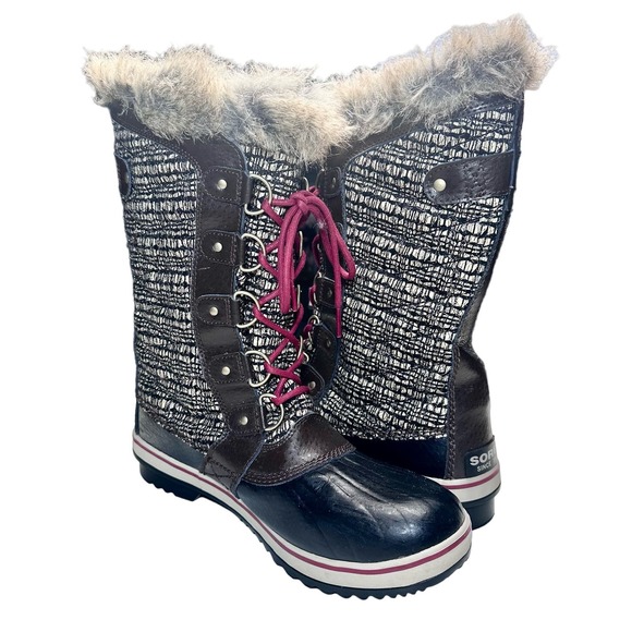 Sorel | Women | Tofino II Cordovan Metallic Faux Fur Waterpoof Boots | 10.5 - Picture 2 of 16